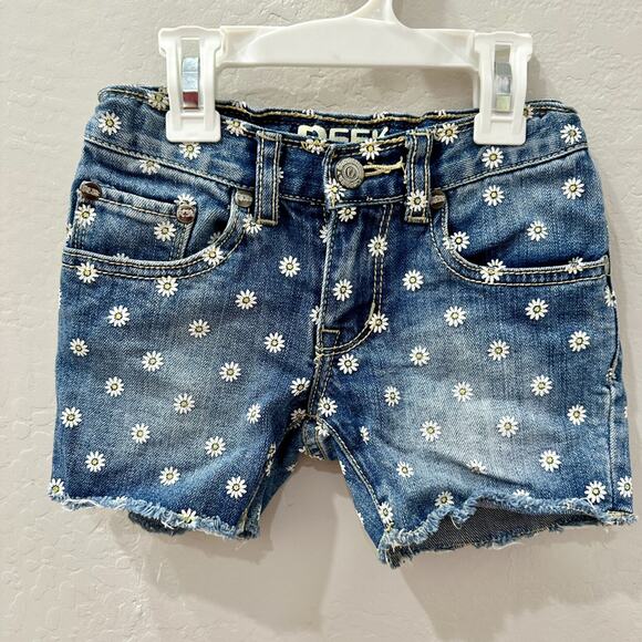 Peek Daisy Floral Cut Off Jean Shorts - Picture 1 of 6
